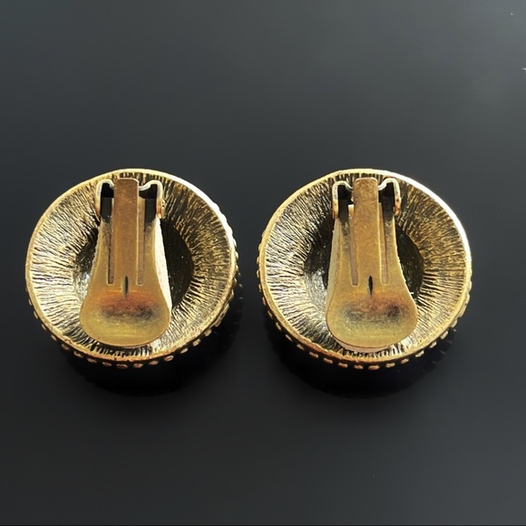 ✨Stunning Signed Vintage Earring Clips - Picture 2 of 3